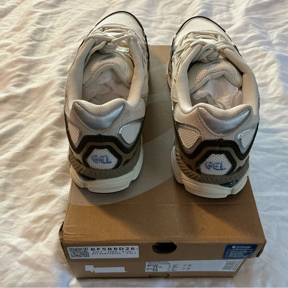 Asics White and Black Athletic Shoes - Picture 3 of 6